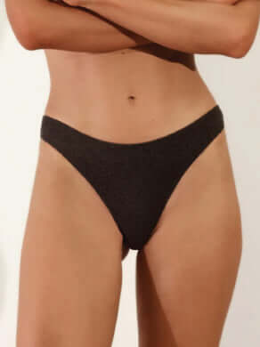 Stone.kin organic cotton hi thong – black colour, front view