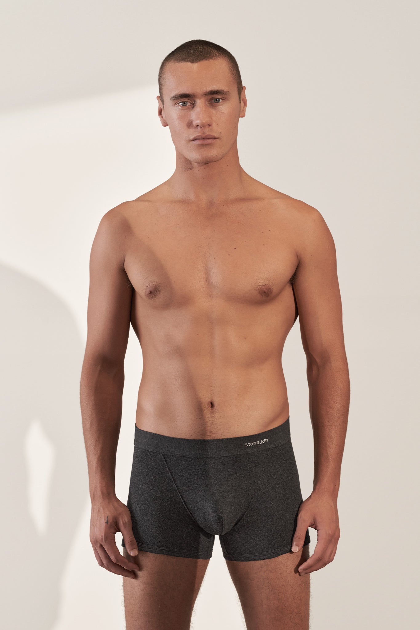 Boxer Brief in Organic Cotton Rib - Tar Stone.kin