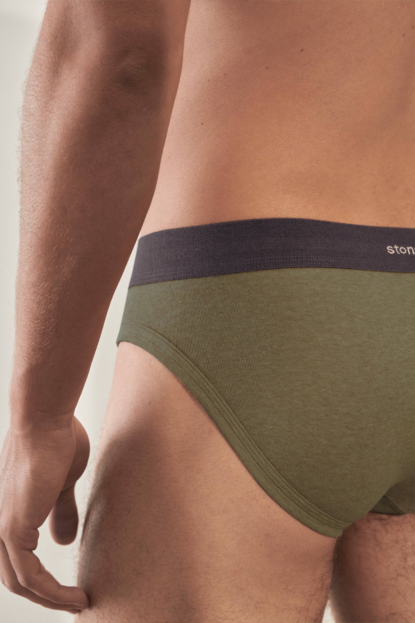 Brief in Organic Cotton Rib - Moss & Tar Stone.kin