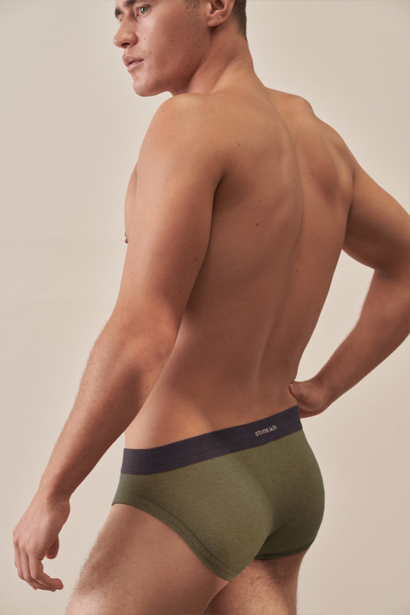 Brief in Organic Cotton Rib - Moss & Tar Stone.kin