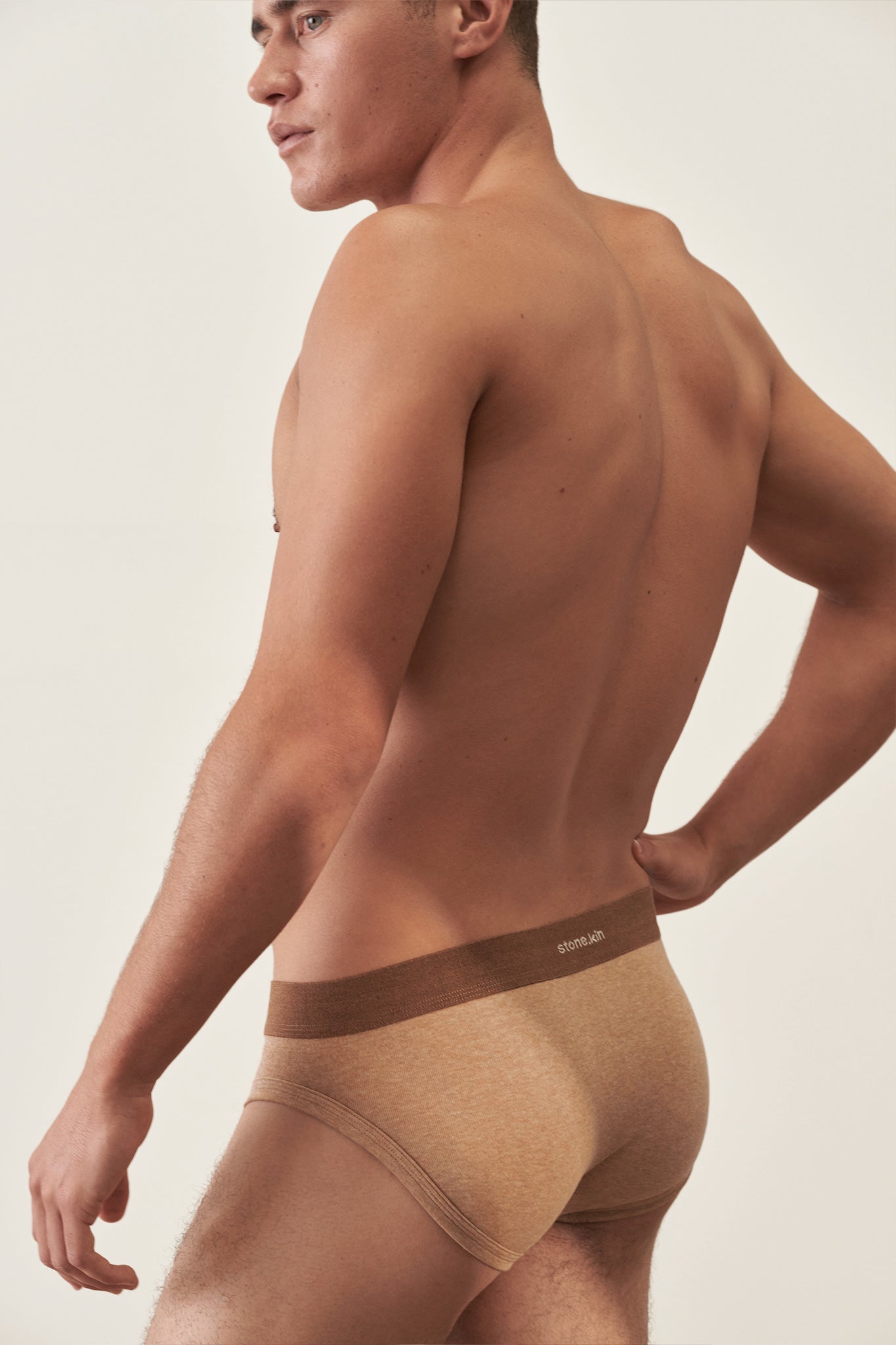 Brief in Organic Cotton Rib - Camel & Brown Stone.kin