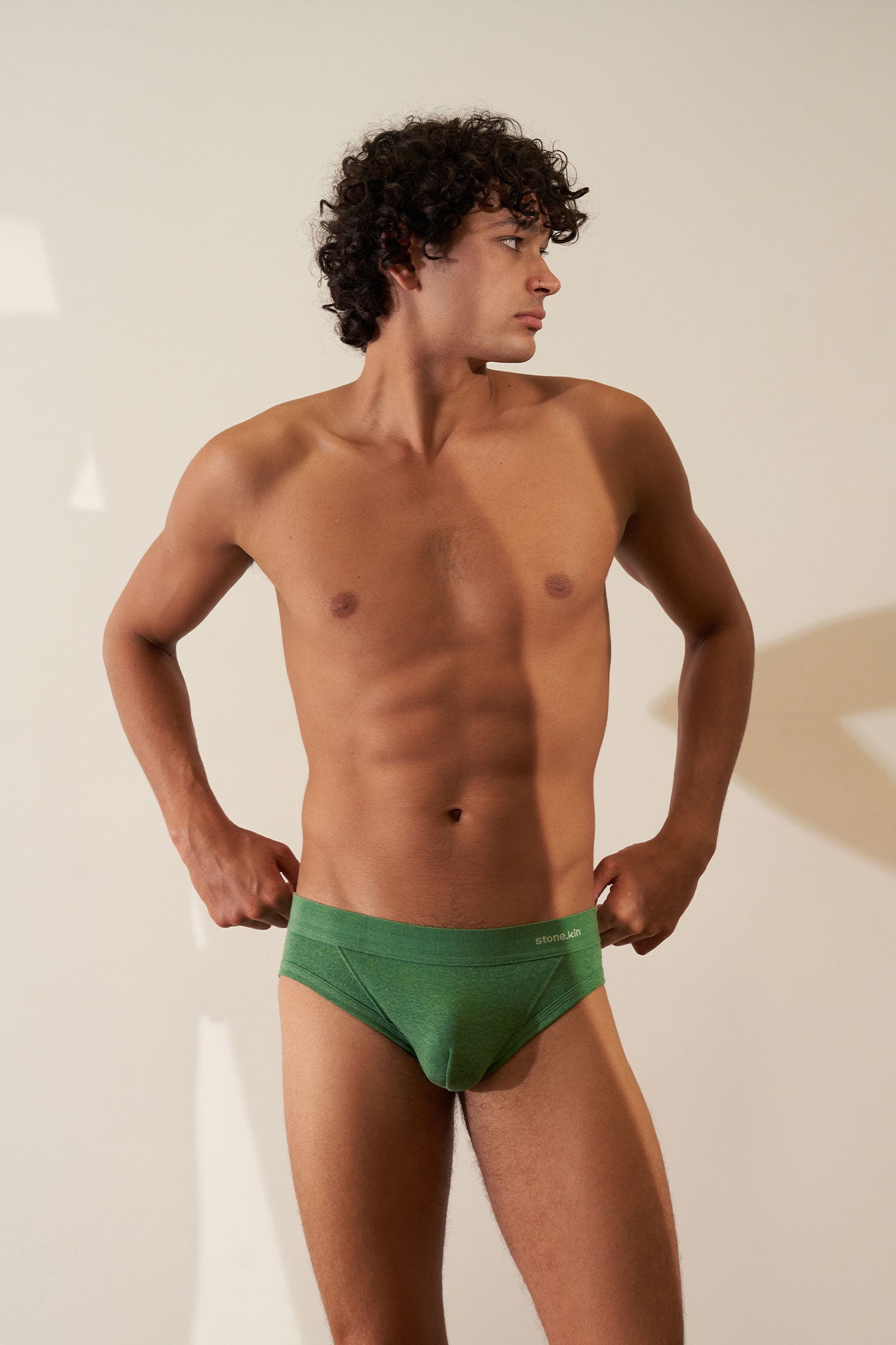 Brief in Organic Cotton Rib - Pandanus Stone.kin