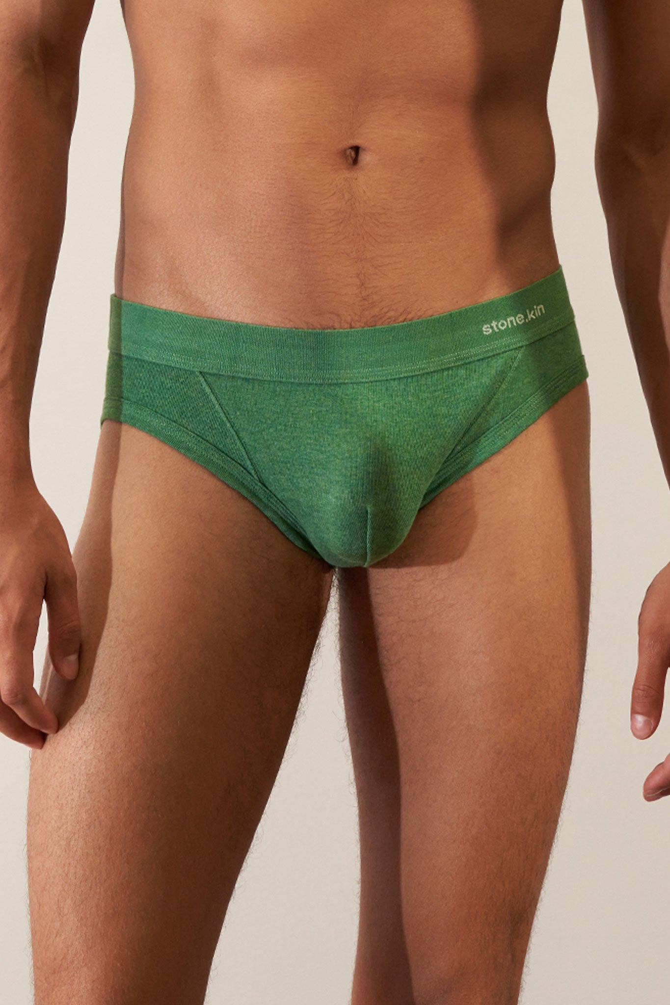 Brief in Organic Cotton Rib - Pandanus Stone.kin