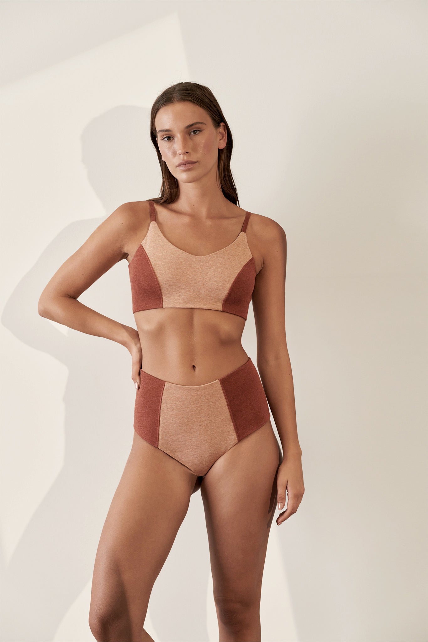 Contoured Crop Top Organic Cotton Rib / Nude & Rust Stone.kin