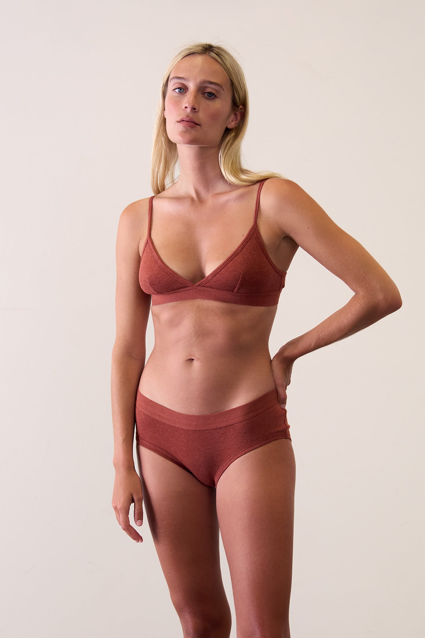 Women's Brief in Organic Cotton Rib - Rust Stone.kin