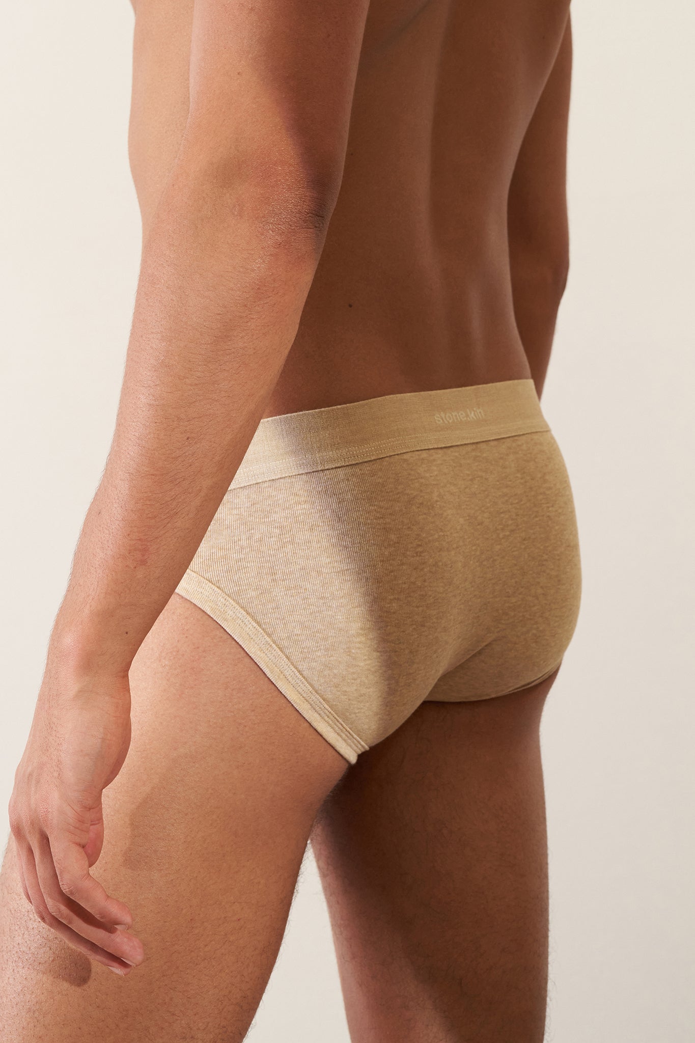 Brief in Organic Cotton Rib - Sand Stone.kin