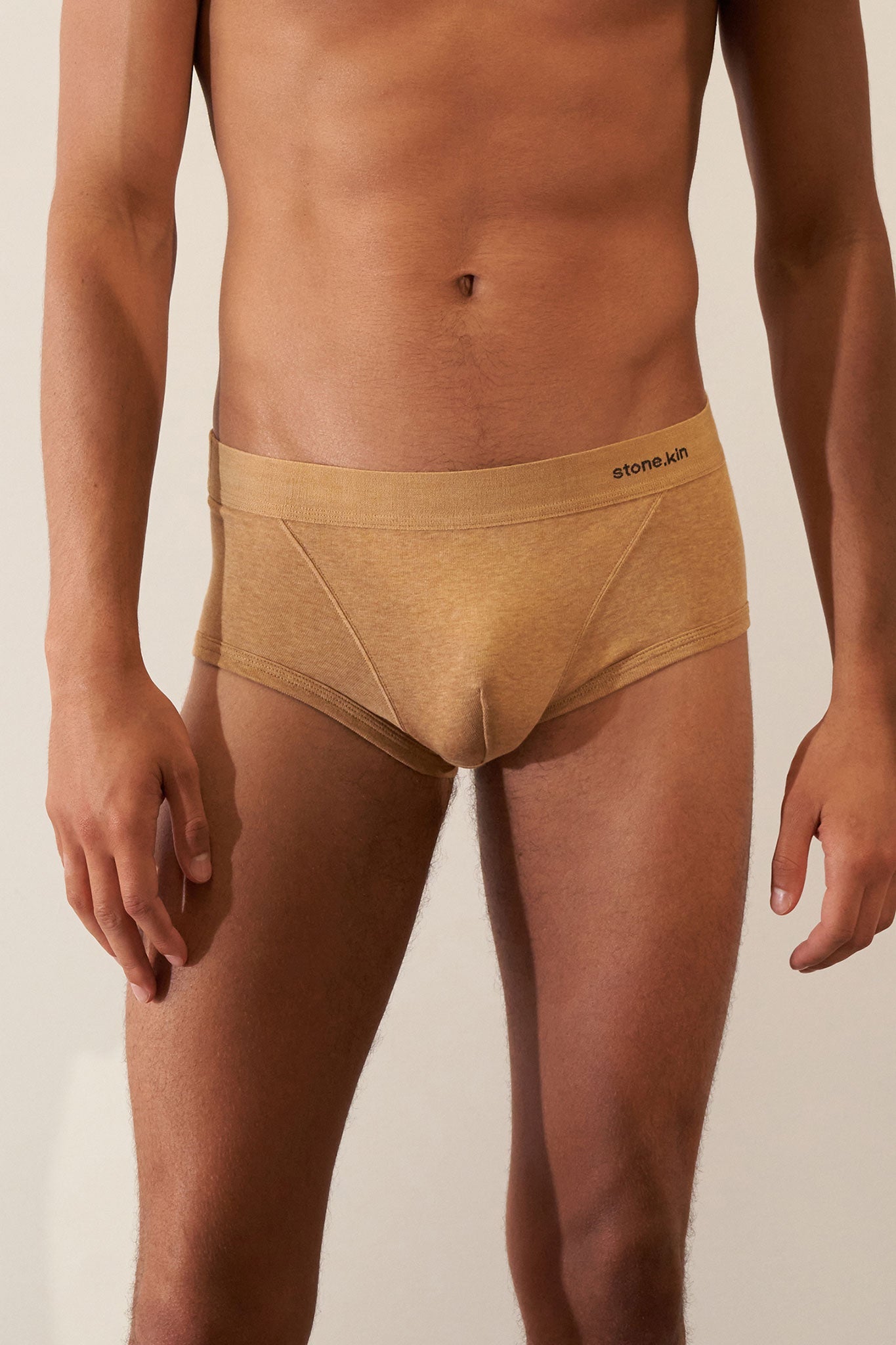 Trunk in Organic Cotton Rib - Camel Stone.kin