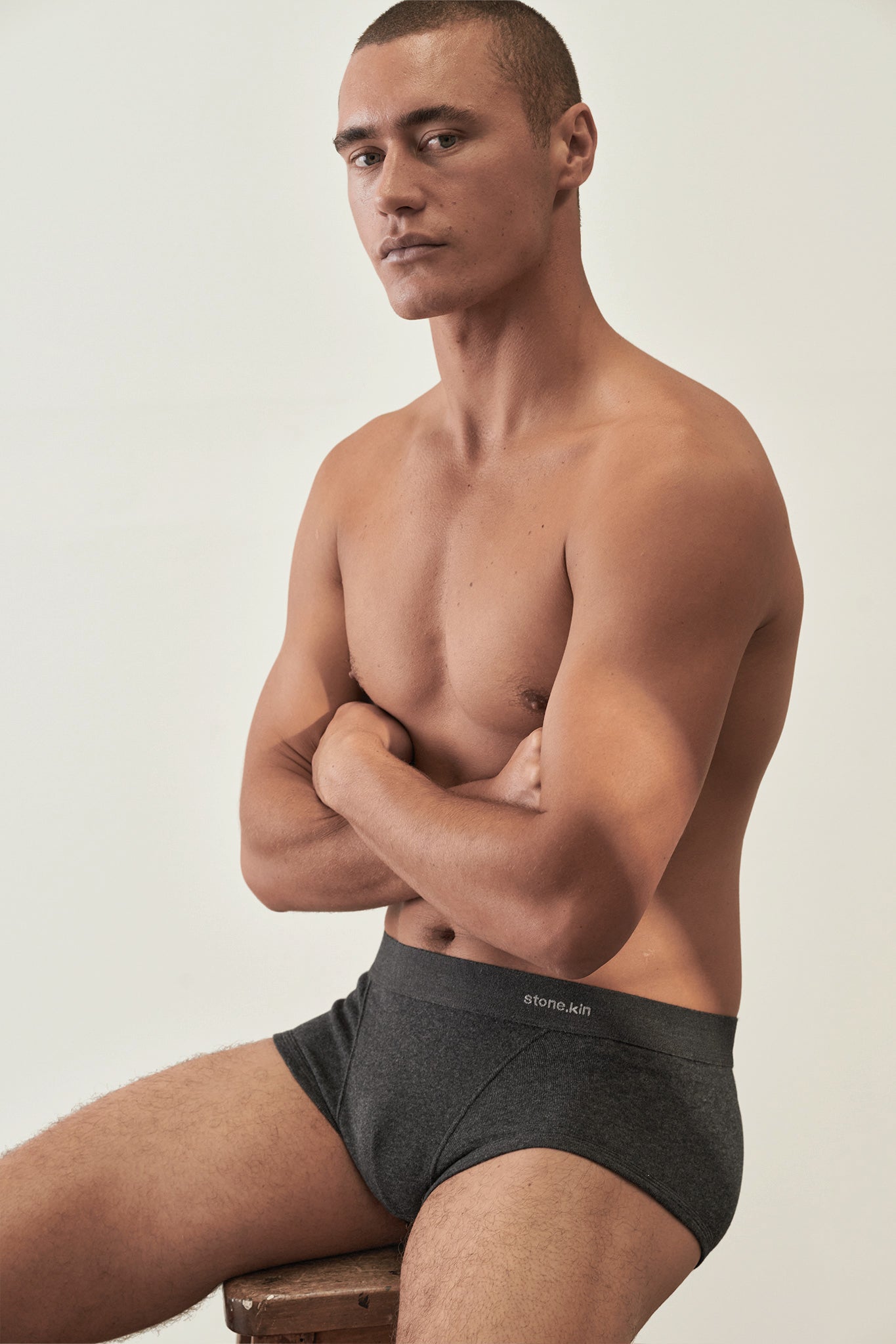 Trunk in Organic Cotton Rib - Tar Stone.kin
