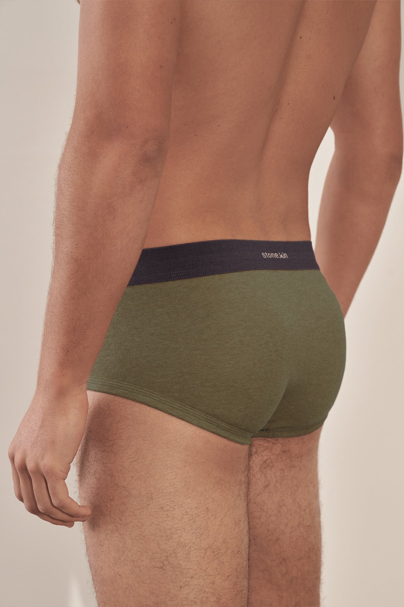 Trunk in Organic Cotton Rib - Moss & Tar Stone.kin